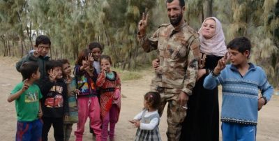 YPG frivillig vender hjem og redder sin familie efter tre år