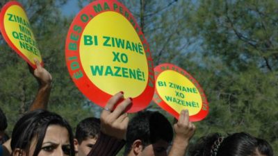 Lærer straffet for at tale kurdisk