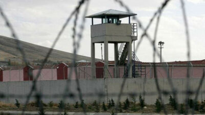Formand for advokatsammen-slutning: Isolation er det største problem i Tyrkiets fængsler