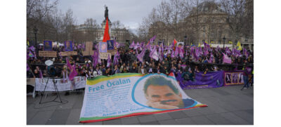 Demonstration i Paris: ‘Ophæv statshemmeligheden om massakrer, løslad Abdullah Öcalan, fjern PKKfra terrorlisten’