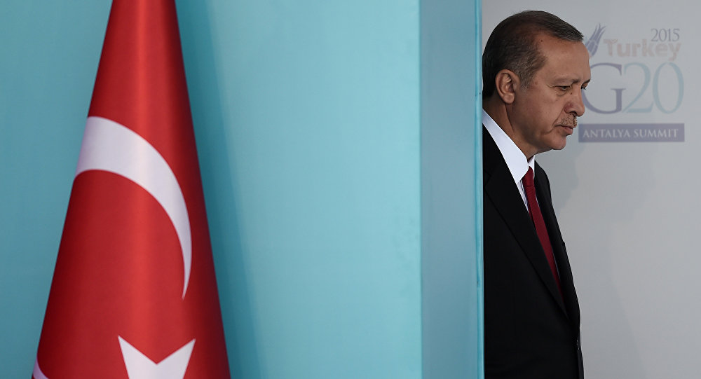 Erdogan lyver fortsat på åben skærm