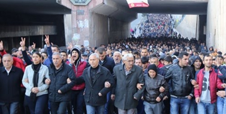 Diyarbakir har forsøgt at bryde blokaden trods politiets overgreb