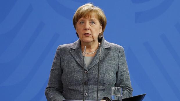 Merkel åbner for straffesag efter Erdogan-satire