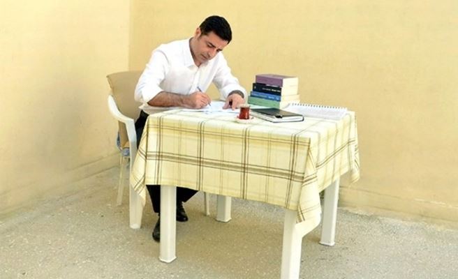 Selahattin Demirtaş dømt for at fornærme tidligere premierminister