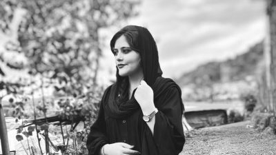 Iran: Kurdisk kvinde mister livet for at bære tørklædet “ukorrekt” på